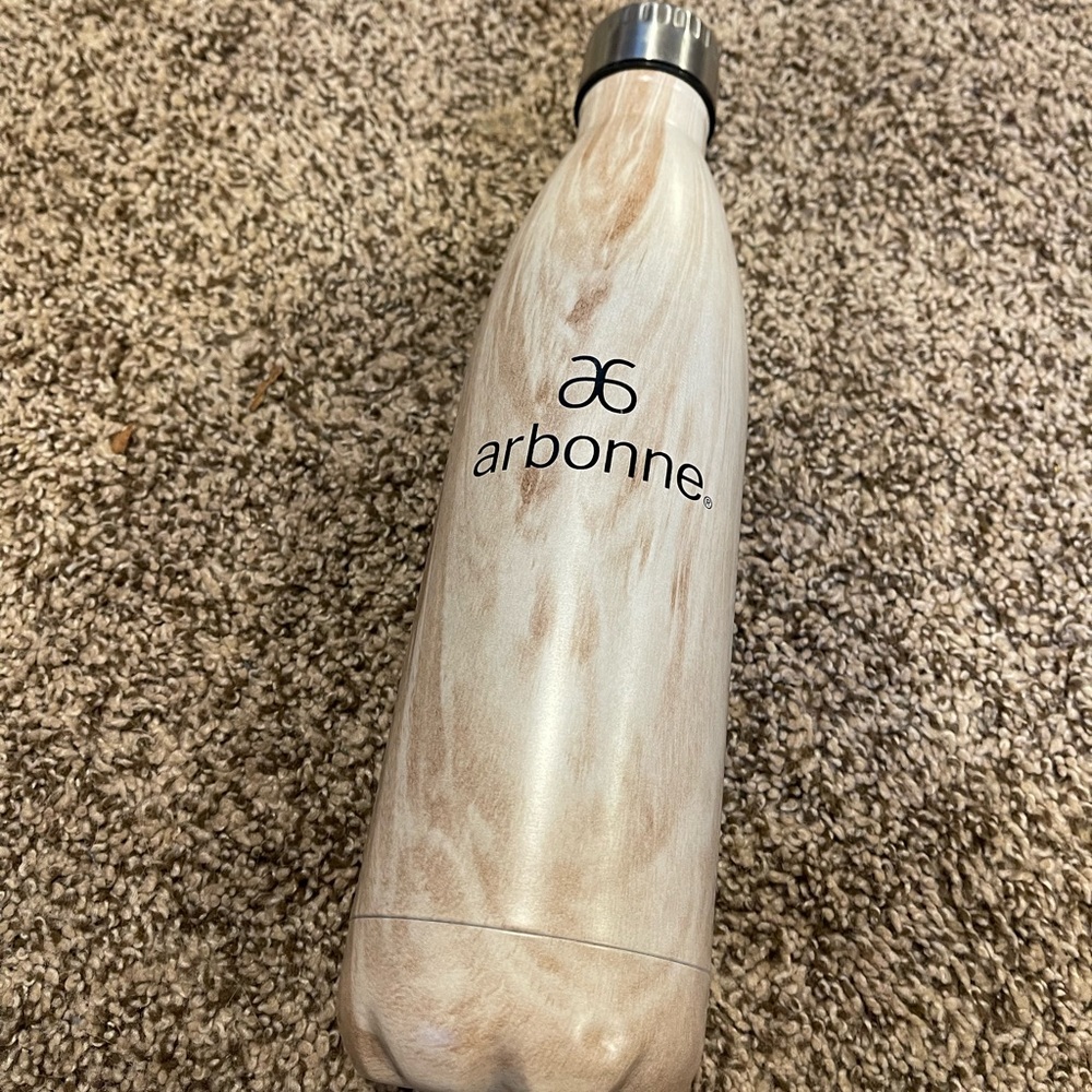 Arbonne insulated water bottle